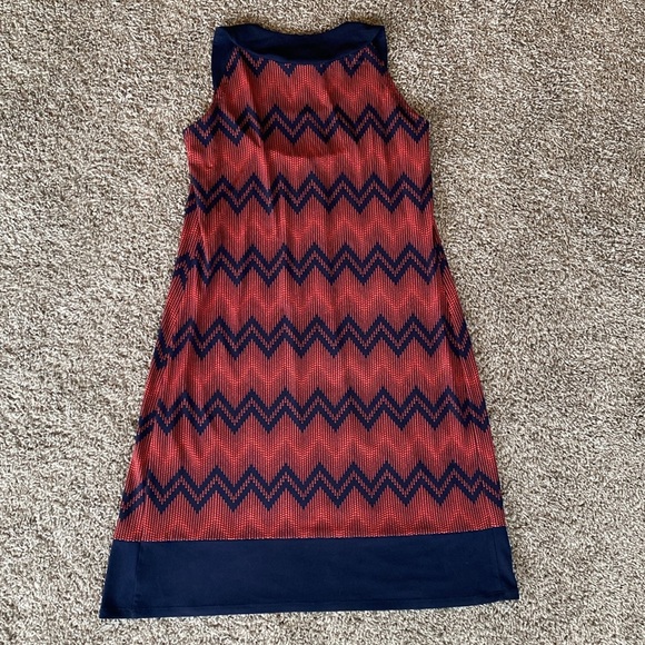 En Focus Petite Sleeveless Shift Dress Red & Navy Blue Zigzag Chevron, Women 4P - Picture 9 of 12